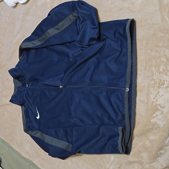 Nike jacket - Picture 3 of 5
